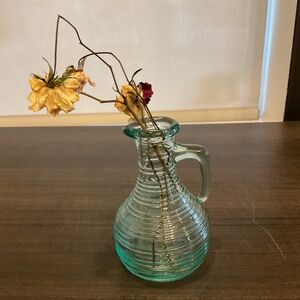 Bud vase
